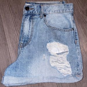 Light wash boyfriend  fit Jean shorts with rips